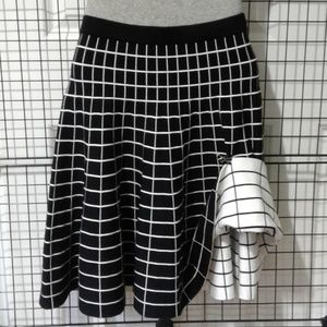 Comfy, timeless, nice jersey  Skirt. NWT